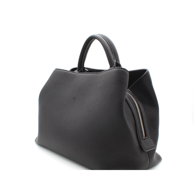 UC001  BLACK