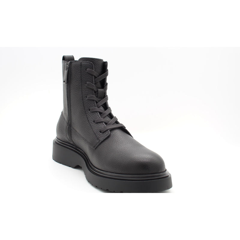 TRIPLE BLACK