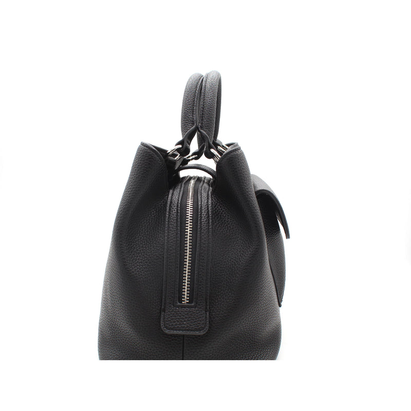 UC001  BLACK