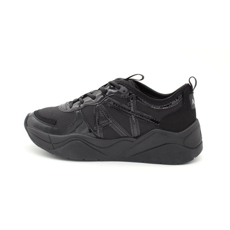 00002 BLACK
